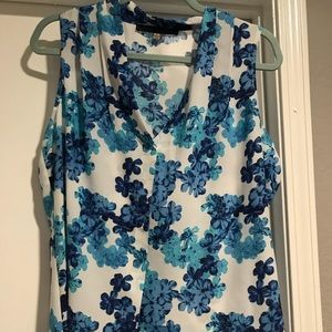 COPY - Gorgeous Blue & White floral blouse.